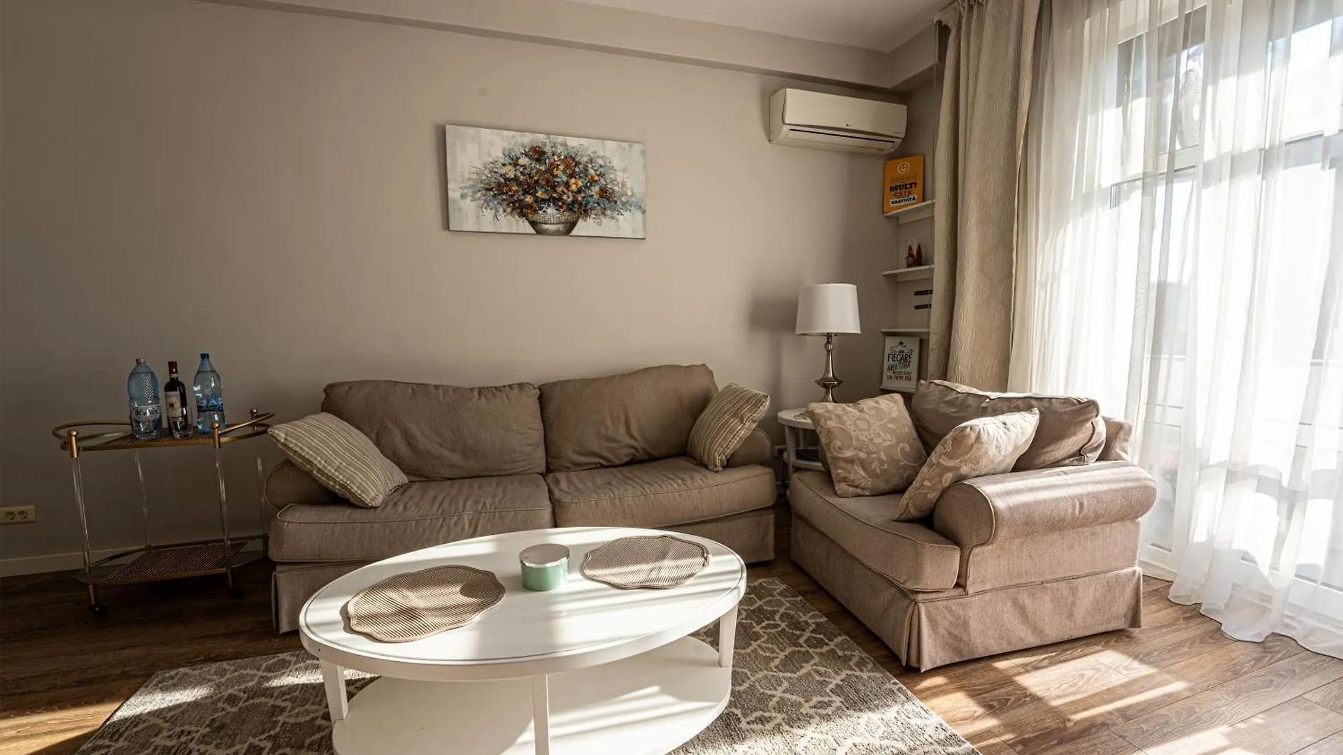 Cozy Two Room Apartment - Heart Of The City - Victoriei 2, Old Town Bukareszt