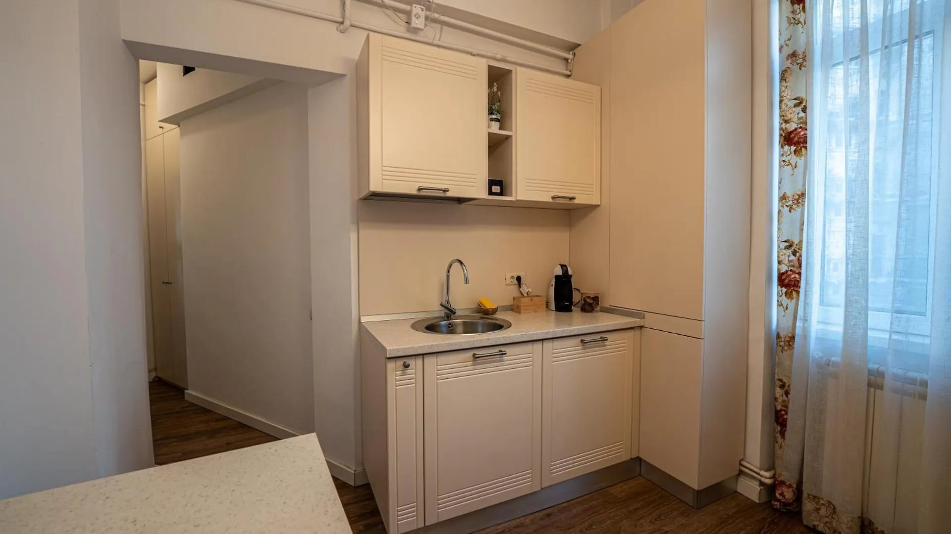 Cozy Two Room Apartment - Heart Of The City - Victoriei 2, Old Town Bukareszt
