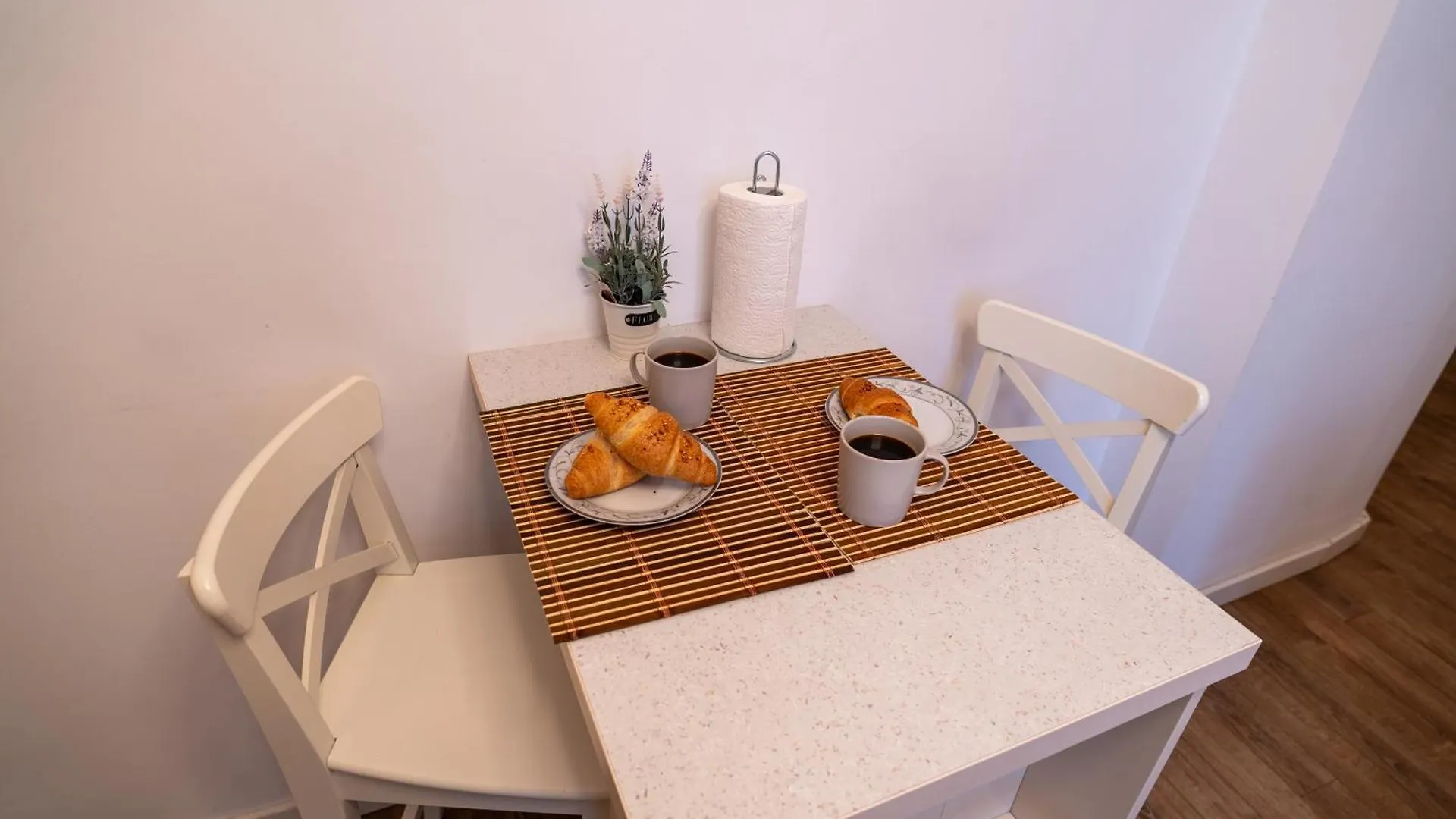 Cozy Two Room Apartment - Heart Of The City - Victoriei 2, Old Town Bukareszt