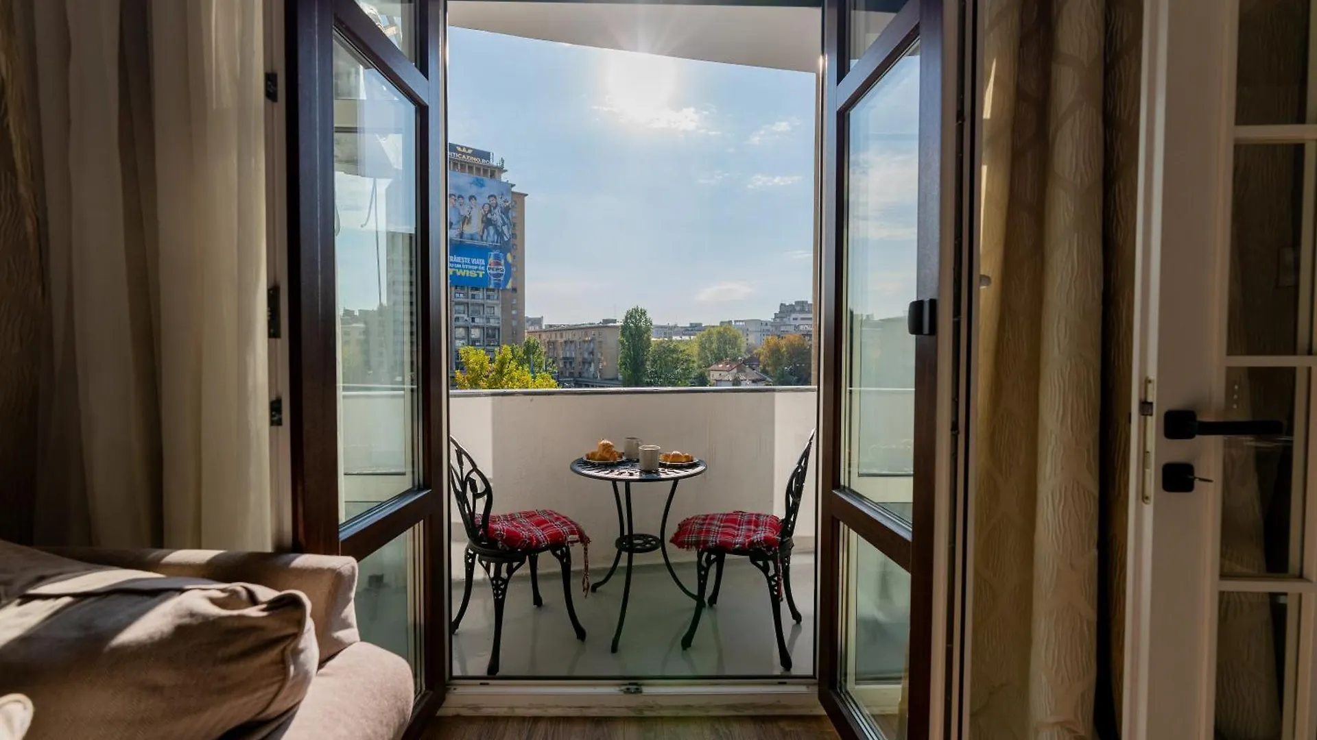 Cozy Two Room Apartment - Heart Of The City - Victoriei 2, Old Town Bukareszt