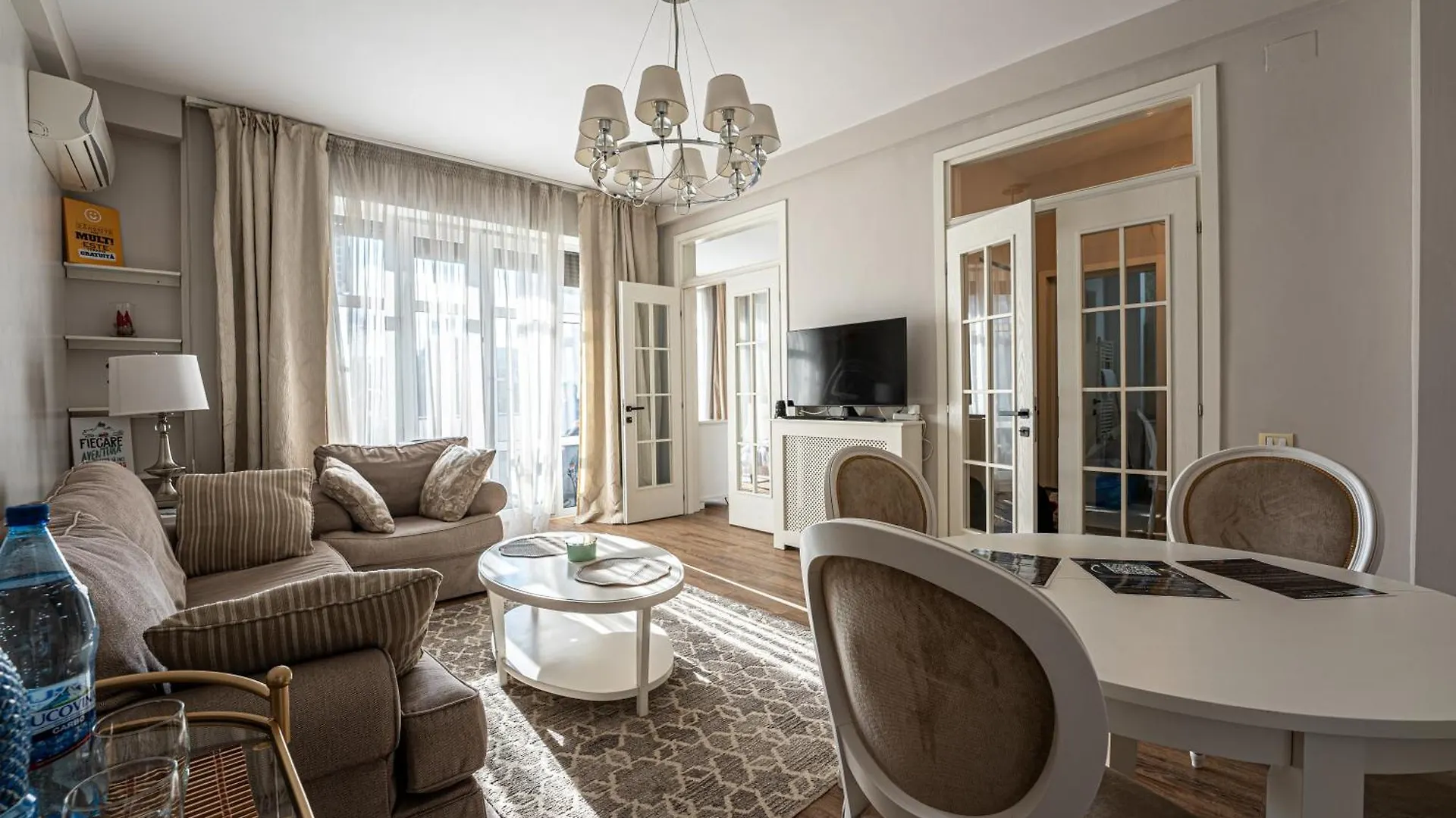 Cozy Two Room Apartment - Heart Of The City - Victoriei 2, Old Town Bukareszt