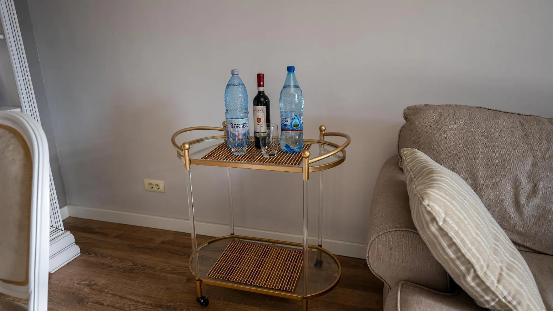 Cozy Two Room Apartment - Heart Of The City - Victoriei 2, Old Town Bukareszt