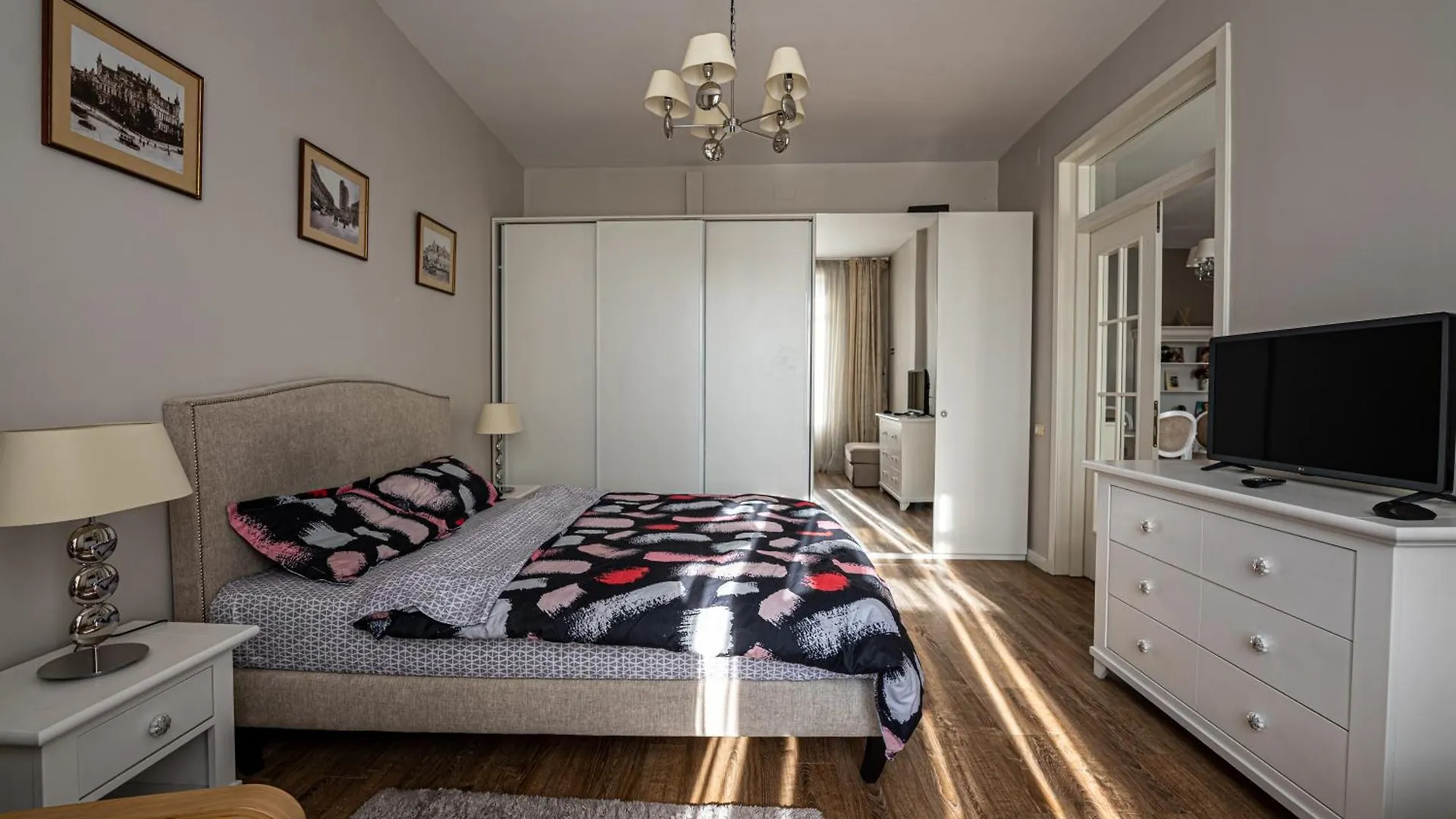 Cozy Two Room Apartment - Heart Of The City - Victoriei 2, Old Town Bukareszt