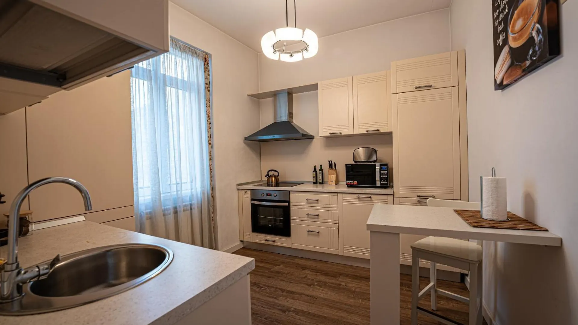 Cozy Two Room Apartment - Heart Of The City - Victoriei 2, Old Town Bucharest Romania