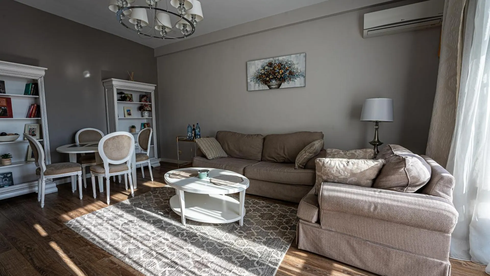Cozy Two Room Apartment - Heart Of The City - Victoriei 2, Old Town Bucharest