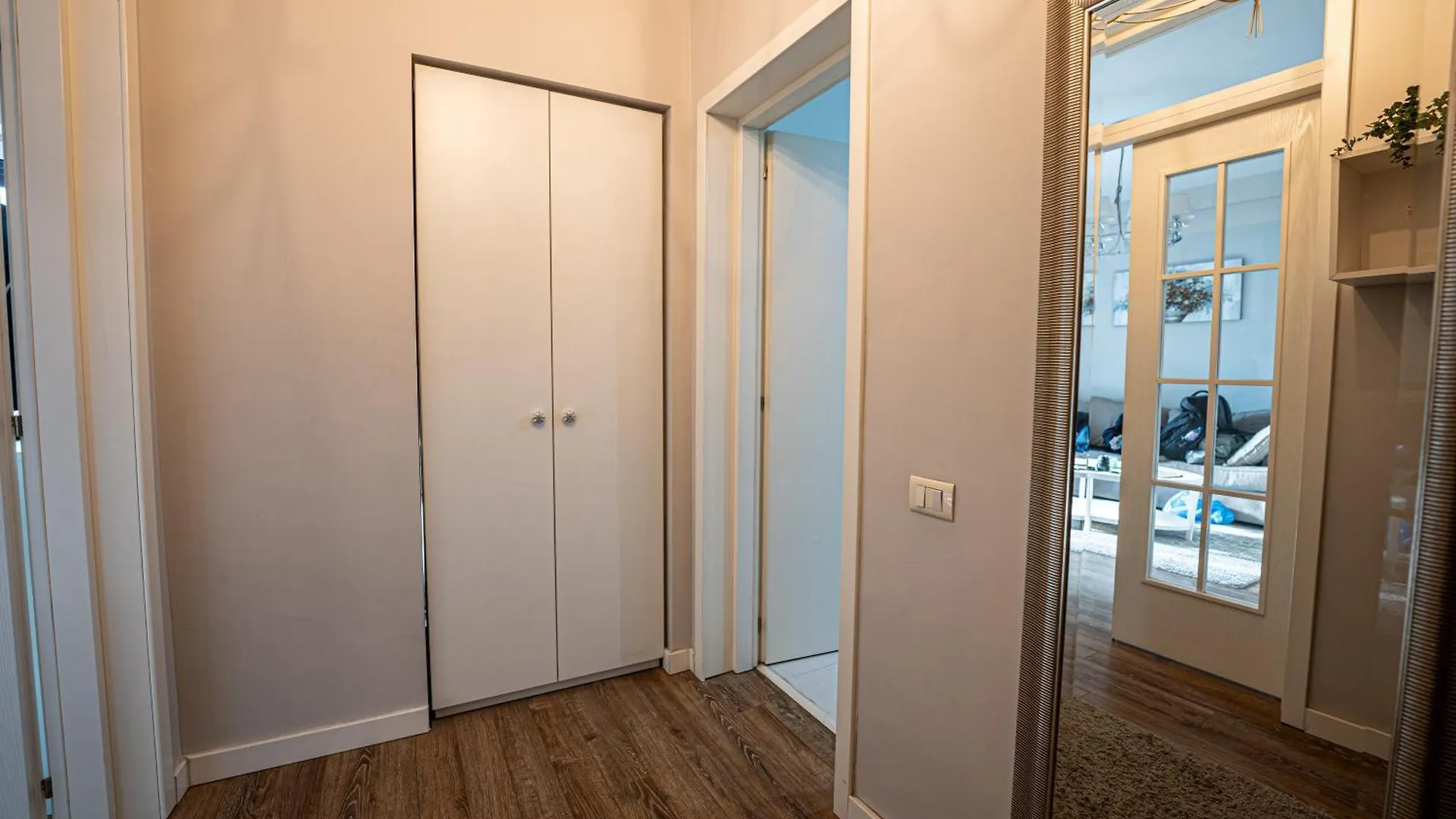 Cozy Two Room Apartment - Heart Of The City - Victoriei 2, Old Town Bucharest